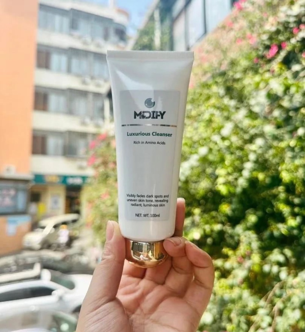 Luxurious Face Cleanser - 100ml